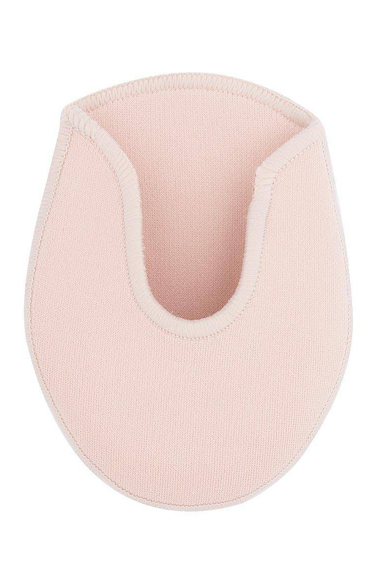 Wir präsentieren den Zehenschoner Rumpf 1422 Geltoe von Rumpf – einen Ellenbogenschoner aus rosa Stoff mit U-förmigem Ausschnitt an der Vorderseite. Die Kanten sind mit etwas dunklerem rosa Faden vernäht, wodurch ein sauberer und definierter Rand entsteht. Er besteht aus weichem und flexiblem Material und bietet hervorragende Polsterung und Unterstützung. Sein Einheitsgrößen-Design sorgt für eine bequeme Passform an den meisten Ellenbogen.