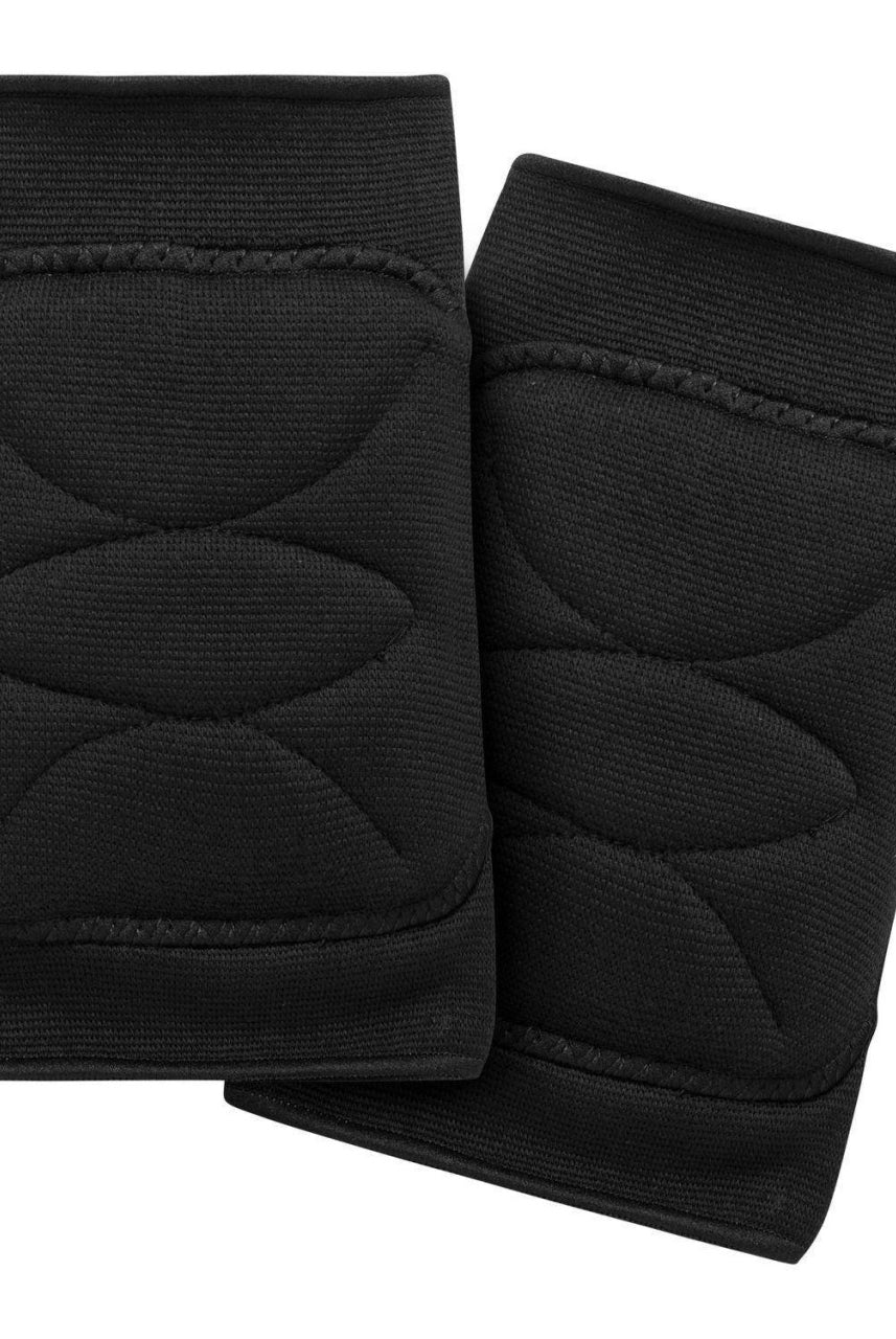 Ein Paar Knieschoner Rumpf 215 der Marke Rumpf, mit gepolsterter Polsterung für Komfort und Schutz. Diese schwarzen Knieschoner haben ein ergonomisches, geschwungenes Design mit sichtbaren Nähten. Sie werden flach nebeneinander gelegt, wodurch ihr symmetrisches Design und ihre Form hervorgehoben werden.