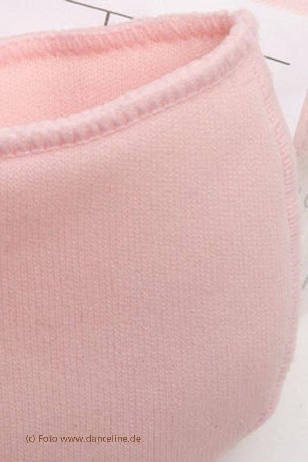 Nahaufnahme des Zehenschoners SoDanca A094 Schaumis, ein weicher rosa Stoff mit strukturiertem Webmuster, zylinderförmig genäht mit gewelltem Rand. Der Hintergrund deutet auf ein Gittermuster hin, während sich in der unteren linken Ecke der Wasserzeichentext „Zehenschoner“ befindet. Dieses Produkt ist von SoDanca.