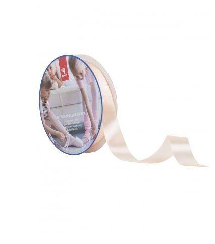 Eine Spule des hellrosa Satinbands Rumpf RU10 von Bloch wird ausgestellt, wobei ein Stück des Bandes abgespult ist und heraushängt. Das Etikett auf der Spule zeigt zwei Personen in Ballettschuhen, was die Eignung für Ballett- oder Tanzzwecke unterstreicht und es perfekt für Ballettschulen macht.